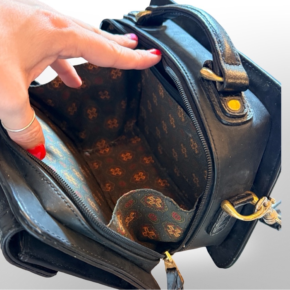 Vintage Belle Rose Accordion Crossbody 🖤✨ - Picture 6 of 15